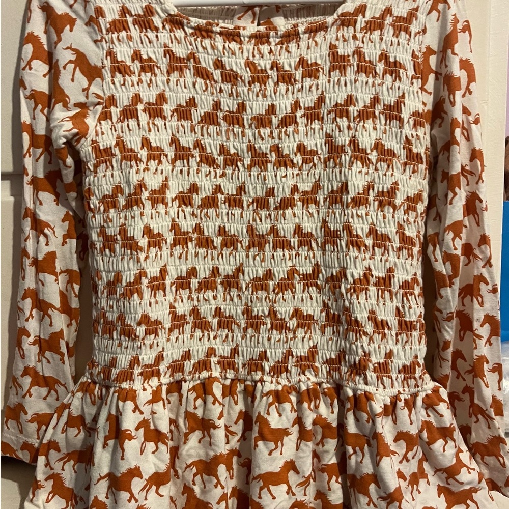 Kate Quinn 4t Caramel Horse Two Piece Set - Picture 2 of 3